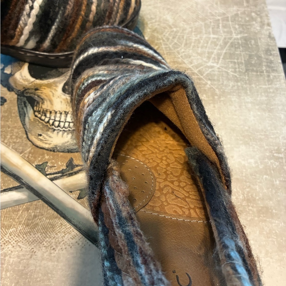 b.o.c. Clog Bohemian Slip On With Rubber Sole, Cushion Inside Brown Multi 8.5M - Picture 9 of 11